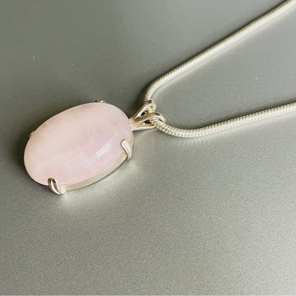 Natural Pink Rose Quartz Oval Pendant Silver Snake Chain Necklace Silver - Picture 3 of 5